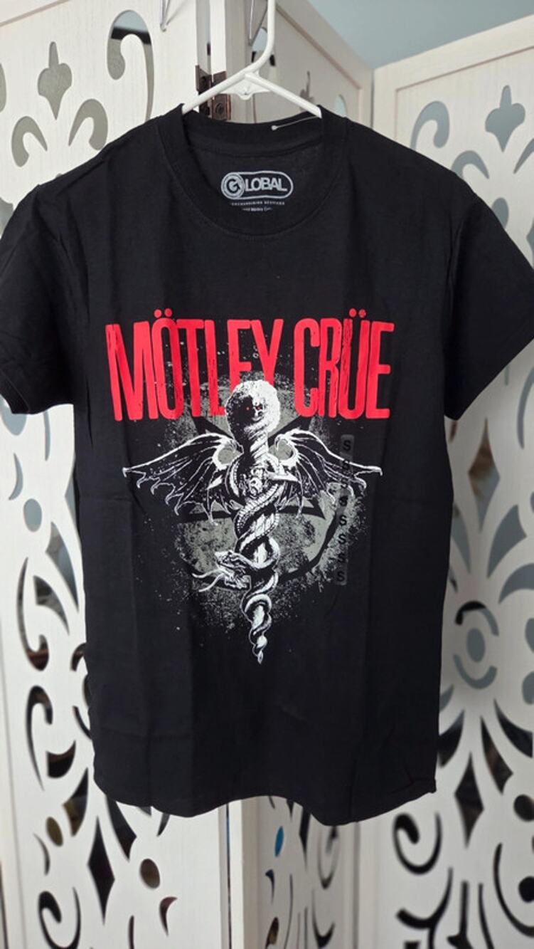 Motley Crue Winged Skull Snake Graphic Band Tee Black NWT Mens Small